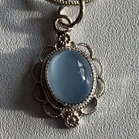 Beautiful delicate vintage baby blue moon glow sterling pendant. - Picture 1 of 5